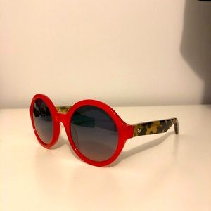 Red round Kate spade sunglasses